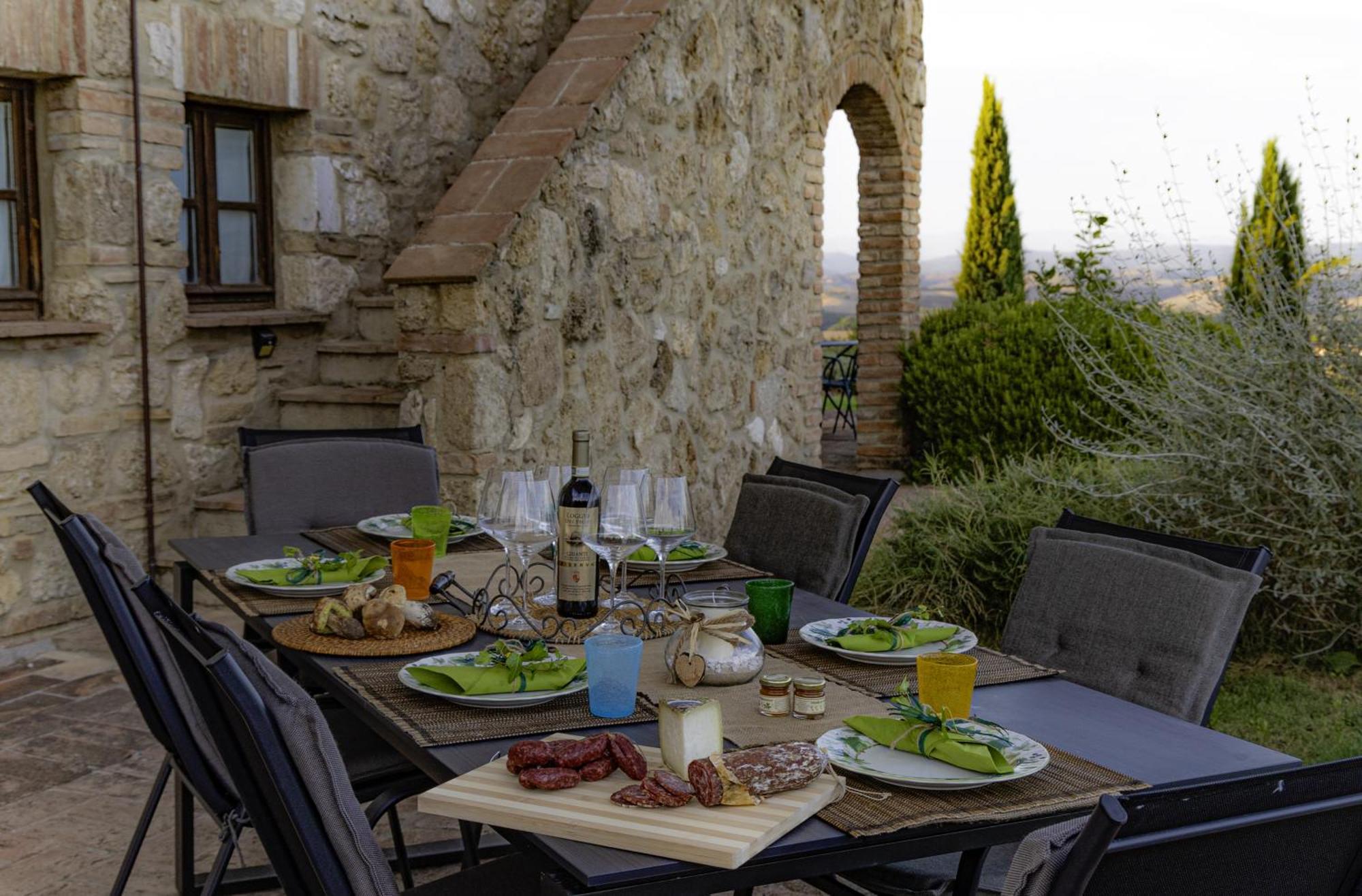 Relax Palazzo Monaci Apartment Asciano Exterior photo